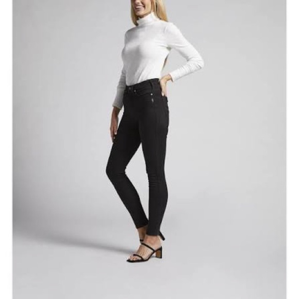 🖤 Silver Infinite Fit high rise stretch Jeans. LARGE. NWT
